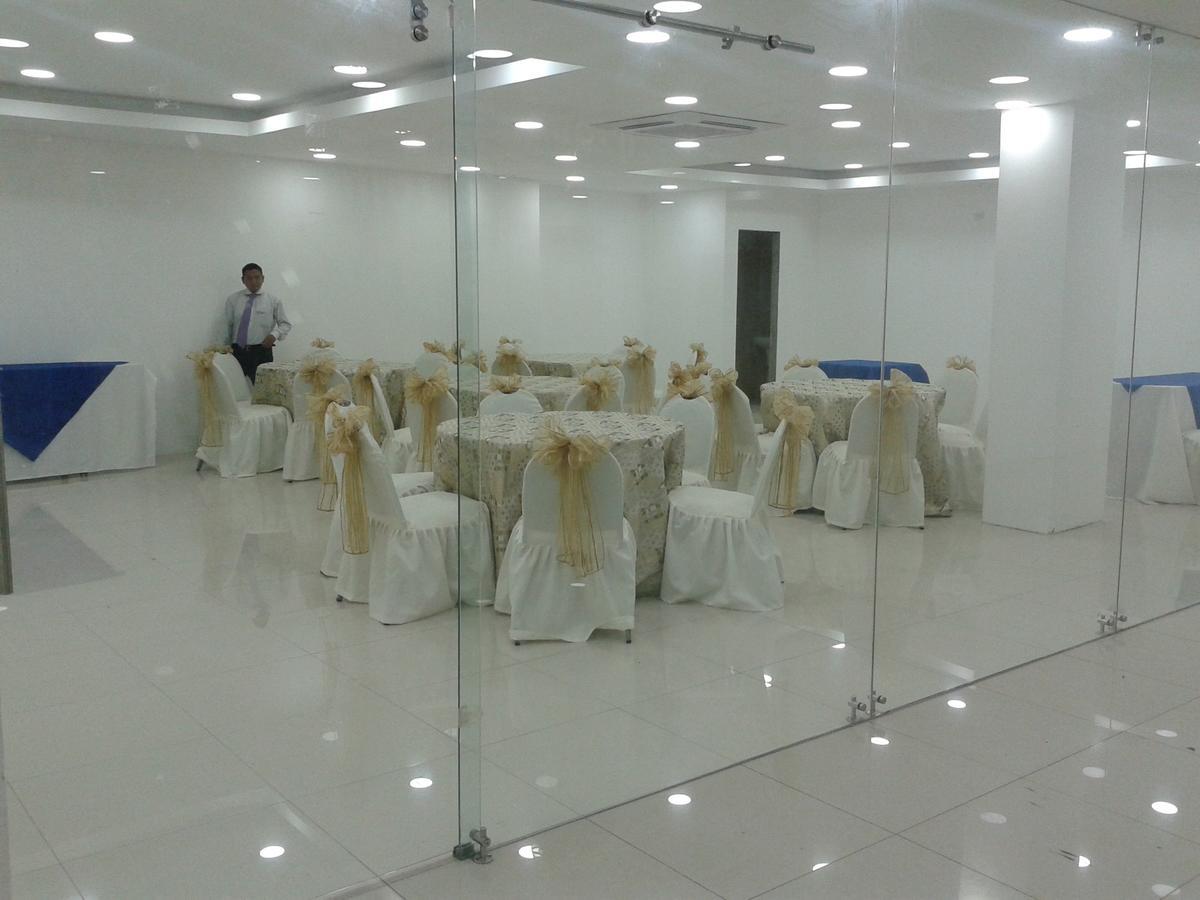 Hotel - Centro Comercial Punta Del Mar Salinas (Santa Elena) Exteriör bild