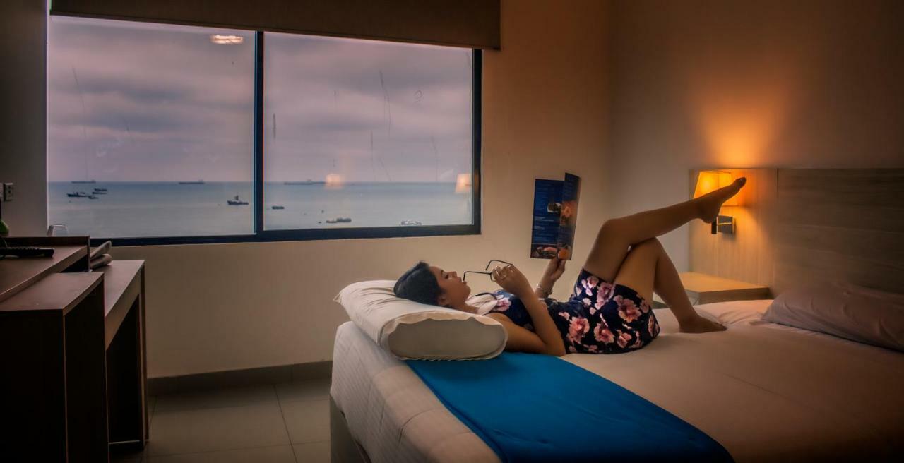 Hotel - Centro Comercial Punta Del Mar Salinas (Santa Elena) Exteriör bild